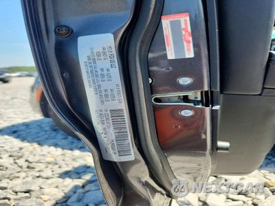 Zdjęcie 12 z 12 samochodu: 2018 CHRYSLER 300 TOURING VIN:2C3CCARG1JH315806 - miniatura