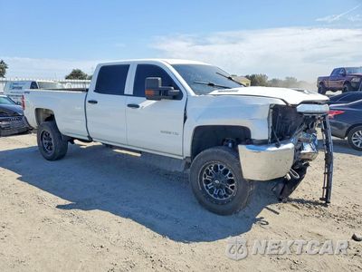 Czwarte zdjęcie samochodu z boku: 2017 CHEVROLET SILVERADO K2500 HEAVY DUTY VIN:1GC1KUEY3HF165635 - miniatura