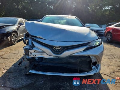 Piąte zdjęcie samochodu w środku: 2020 TOYOTA CAMRY LE VIN:4T1C11AK3LU338193 - miniatura