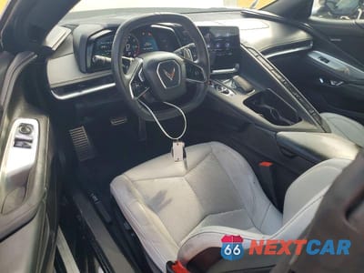 Zdjęcie 8 z 13 samochodu: 2023 CHEVROLET CORVETTE STINGRAY 1LT VIN:1G1YA2D48P5117517 - miniatura