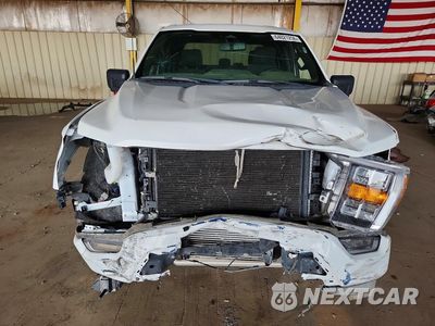 Piąte zdjęcie samochodu w środku: 2023 FORD F150 SUPERCREW VIN:1FTEW1C87PFA18613 - miniatura