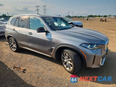 Czwarte zdjęcie samochodu z boku: 2024 BMW X5 XDRIVE50E VIN:5UX43EU05R9T95784 - miniatura