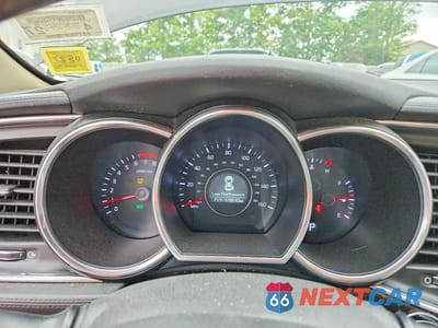 Zdjęcie 9 z 12 samochodu: 2014 KIA OPTIMA EX VIN:5XXGN4A71EG261789 - miniatura