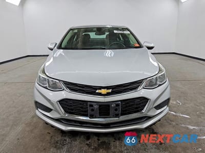 Piąte zdjęcie samochodu w środku: 2017 CHEVROLET CRUZE LS VIN:1G1BC5SM0H7219095 - miniatura