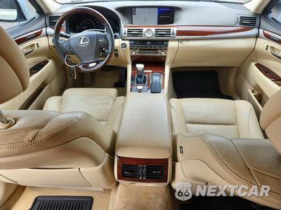 Zdjęcie 8 z 12 samochodu: 2017 LEXUS LS 460L VIN:JTHGL5EF2H5057541 - miniatura