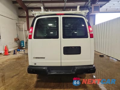 Zdjęcie 6 z 13 samochodu: 2019 CHEVROLET EXPRESS G2500 VIN:1GCWGAFP7K1240580 - miniatura