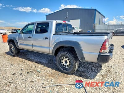 Drugie zdjęcie samochodu z przodu: 2014 TOYOTA TACOMA V6 VIN:3TMLU4EN4EM153014 - miniatura