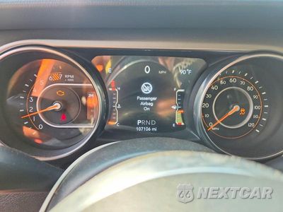 Zdjęcie 9 z 14 samochodu: 2019 JEEP WRANGLER UNLIMITED SAHARA VIN:1C4HJXEN1KW590187 - miniatura