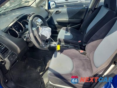 Zdjęcie 7 z 13 samochodu: 2008 HONDA FIT VIN:JHMGD38468S033675 - miniatura