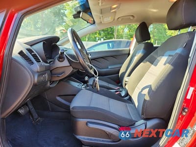 Zdjęcie 7 z 12 samochodu: 2017 KIA FORTE S VIN:3KPFL4A75HE116527 - miniatura