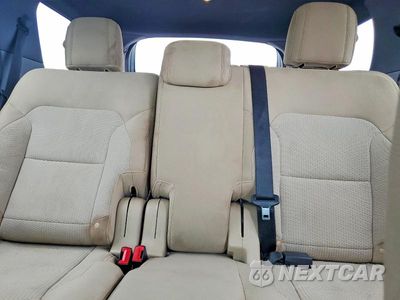 Zdjęcie 10 z 13 samochodu: 2017 FORD EXPLORER XLT VIN:1FM5K7D82HGD78490 - miniatura