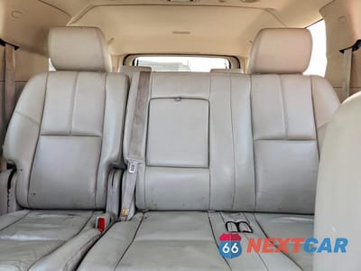 Zdjęcie 10 z 13 samochodu: 2011 CHEVROLET SUBURBAN K1500 LT VIN:1GNSKJE30BR210731 - miniatura
