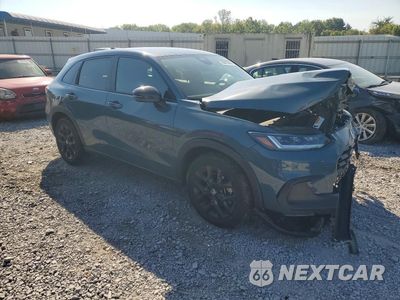Czwarte zdjęcie samochodu z boku: 2025 HONDA HR-V SPORT VIN:3CZRZ1H51SM748995 - miniatura