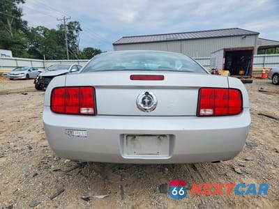 Zdjęcie 6 z 12 samochodu: 2005 FORD MUSTANG VIN:1ZVFT80N955113321 - miniatura