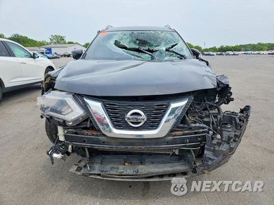 Piąte zdjęcie samochodu w środku: 2017 NISSAN ROGUE SV VIN:KNMAT2MV6HP553347 - miniatura