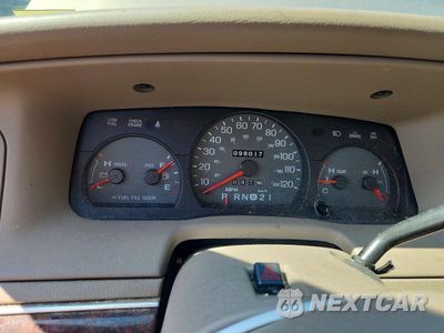 Zdjęcie 9 z 12 samochodu: 2004 MERCURY GRAND MARQUIS GS VIN:2MEFM74W94X672232 - miniatura