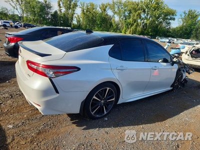 Trzecie zdjęcie samochodu z tyłu: 2018 TOYOTA CAMRY XSE VIN:4T1B61HK5JU158987 - miniatura