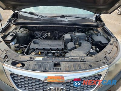 Zdjęcie 12 z 13 samochodu: 2011 KIA SORENTO EX VIN:5XYKU4A12BG090776 - miniatura