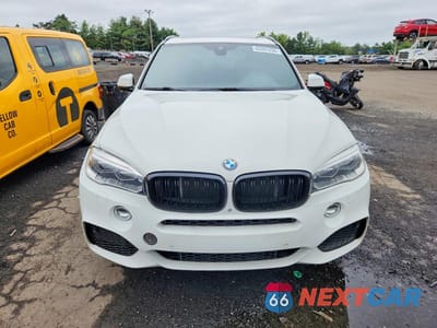 Piąte zdjęcie samochodu w środku: 2017 BMW X5 XDRIVE50I VIN:5UXKR6C30H0J85250 - miniatura