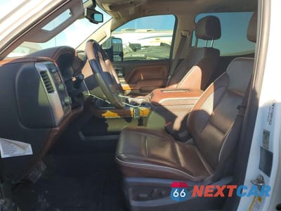 Zdjęcie 7 z 12 samochodu: 2016 CHEVROLET SILVERADO K3500 HIGH COUNTRY VIN:1GC4K1E81GF145460 - miniatura