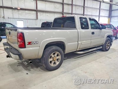 Trzecie zdjęcie samochodu z tyłu: 2006 CHEVROLET SILVERADO K1500 VIN:1GCEK19BX6E111354 - miniatura