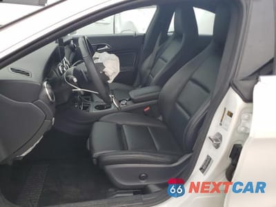 Zdjęcie 7 z 13 samochodu: 2019 MERCEDES-BENZ CLA 250 VIN:WDDSJ4EB9KN715796 - miniatura