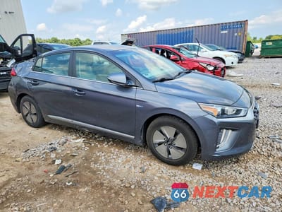 Czwarte zdjęcie samochodu z boku: 2020 HYUNDAI IONIQ SE VIN:KMHC75LC7LU197513 - miniatura