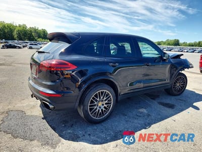 Trzecie zdjęcie samochodu z tyłu: 2018 PORSCHE CAYENNE VIN:WP1AA2A21JKA06701 - miniatura
