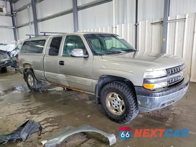 Czwarte zdjęcie samochodu z boku: 1999 CHEVROLET SILVERADO K1500 VIN:2GCEK19T9X1199521 - miniatura