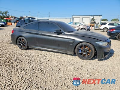 Czwarte zdjęcie samochodu z boku: 2017 BMW M4 VIN:WBS3R9C59HK708920 - miniatura