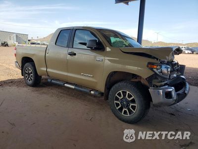 Czwarte zdjęcie samochodu z boku: 2020 TOYOTA TUNDRA SR5 VIN:5TFUY5F11LX912817 - miniatura