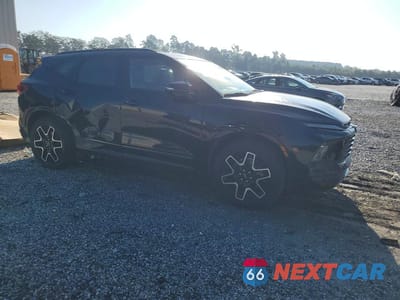 Czwarte zdjęcie samochodu z boku: 2024 CHEVROLET BLAZER RS VIN:3GNKBERS1RS129298 - miniatura