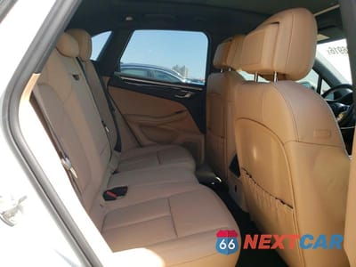 Zdjęcie 10 z 12 samochodu: 2021 PORSCHE MACAN VIN:WP1AA2A55MLB06325 - miniatura