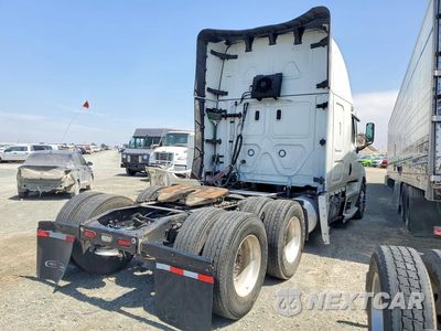 Trzecie zdjęcie samochodu z tyłu: 2025 FREIGHTLINER CASCADIA 126 SEMI TRUCK VIN:3AKJHHDR7RSUV0810 - miniatura