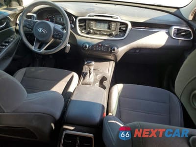 Zdjęcie 8 z 12 samochodu: 2017 KIA SORENTO LX V6 VIN:5XYPG4A5XHG250282 - miniatura