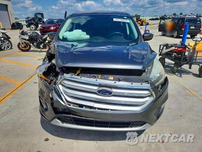 Piąte zdjęcie samochodu w środku: 2017 FORD ESCAPE SE VIN:1FMCU0GD8HUA22368 - miniatura