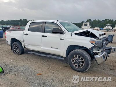 Czwarte zdjęcie samochodu z boku: 2019 TOYOTA TUNDRA SR5 VIN:5TFDY5F14KX852689 - miniatura