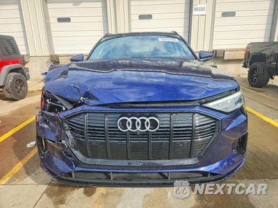 Piąte zdjęcie samochodu w środku: 2021 AUDI E-TRON PRESTIGE VIN:WA1VAAGE6MB018520 - miniatura