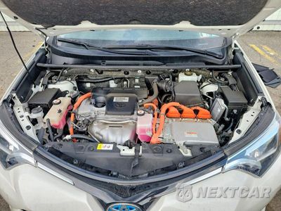 Zdjęcie 12 z 13 samochodu: 2017 TOYOTA RAV4 HV LIMITED VIN:JTMDJREV2HD091400 - miniatura