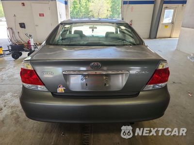 Zdjęcie 6 z 13 samochodu: 2005 TOYOTA CAMRY STANDARD VIN:4T1BE32K05U530863 - miniatura