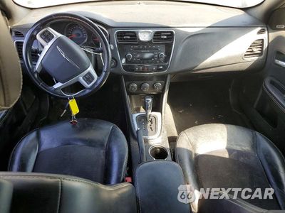 Zdjęcie 8 z 12 samochodu: 2014 CHRYSLER 200 LIMITED VIN:1C3CCBCG9EN152043 - miniatura