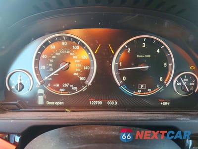Zdjęcie 9 z 13 samochodu: 2015 BMW X5 XDRIVE35D VIN:5UXKS4C54F0N09145 - miniatura