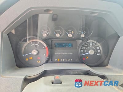 Zdjęcie 9 z 12 samochodu: 2011 FORD F550 VIN:1FDUF5GT4BEA48034 - miniatura