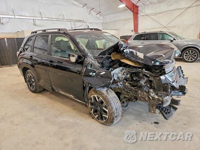 Czwarte zdjęcie samochodu z boku: 2025 SUBARU FORESTER PREMIUM VIN:JF2SLDDC3SH415279 - miniatura