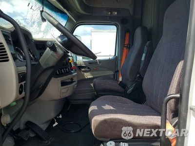Zdjęcie 7 z 13 samochodu: 2019 PETERBILT 579 SEMI TRUCK VIN:1XPBDP9X2KD613060 - miniatura