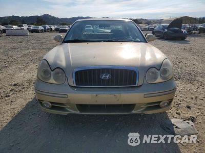 Piąte zdjęcie samochodu w środku: 2002 HYUNDAI SONATA GLS VIN:KMHWF35H62A702132 - miniatura