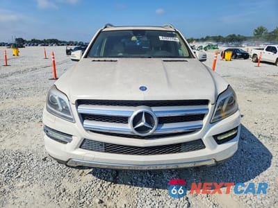 Piąte zdjęcie samochodu w środku: 2016 MERCEDES-BENZ GL 450 4MATIC VIN:4JGDF6EE6GA620049 - miniatura