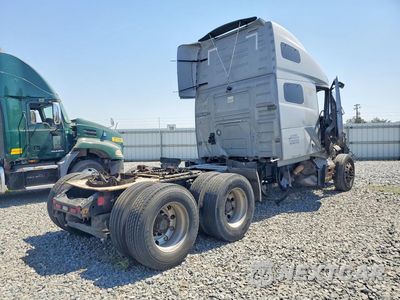 Trzecie zdjęcie samochodu z tyłu: 2023 VOLVO VNL TRUCK CAB AND CHASSIS VIN:4V4NC9EJ6PN627693 - miniatura