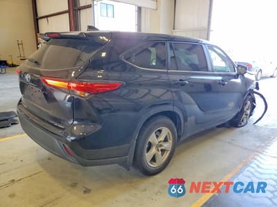 Trzecie zdjęcie samochodu z tyłu: 2023 TOYOTA HIGHLANDER LE VIN:5TDKDRBH2PS033531 - miniatura