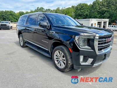 Czwarte zdjęcie samochodu z boku: 2022 GMC YUKON XL C1500 SLT VIN:1GKS1GKDXNR157170 - miniatura